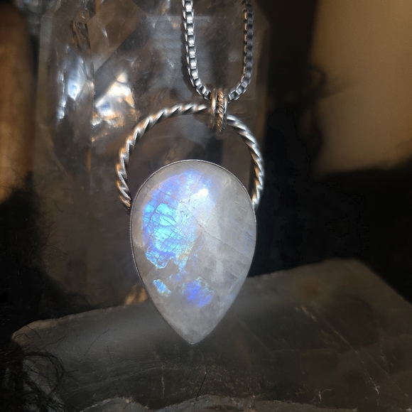 Jewelry - Large Moonstone Pendant Necklace